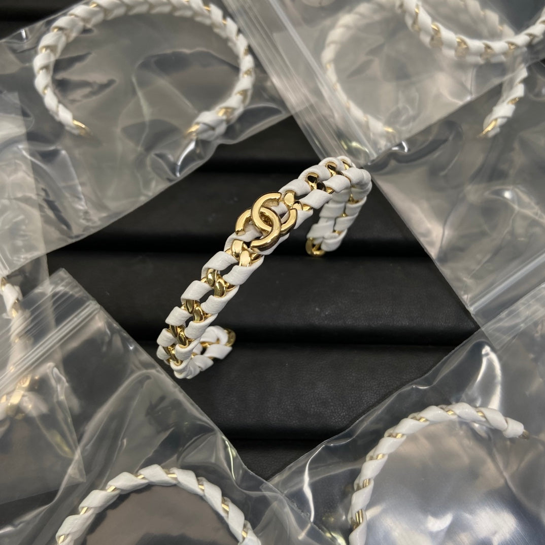 X1Q85C75K   Popular Bracelets