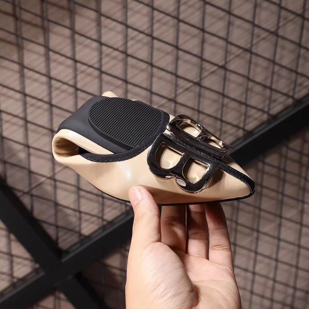 Z2Q95J121 Popular high-quality leather Shoes