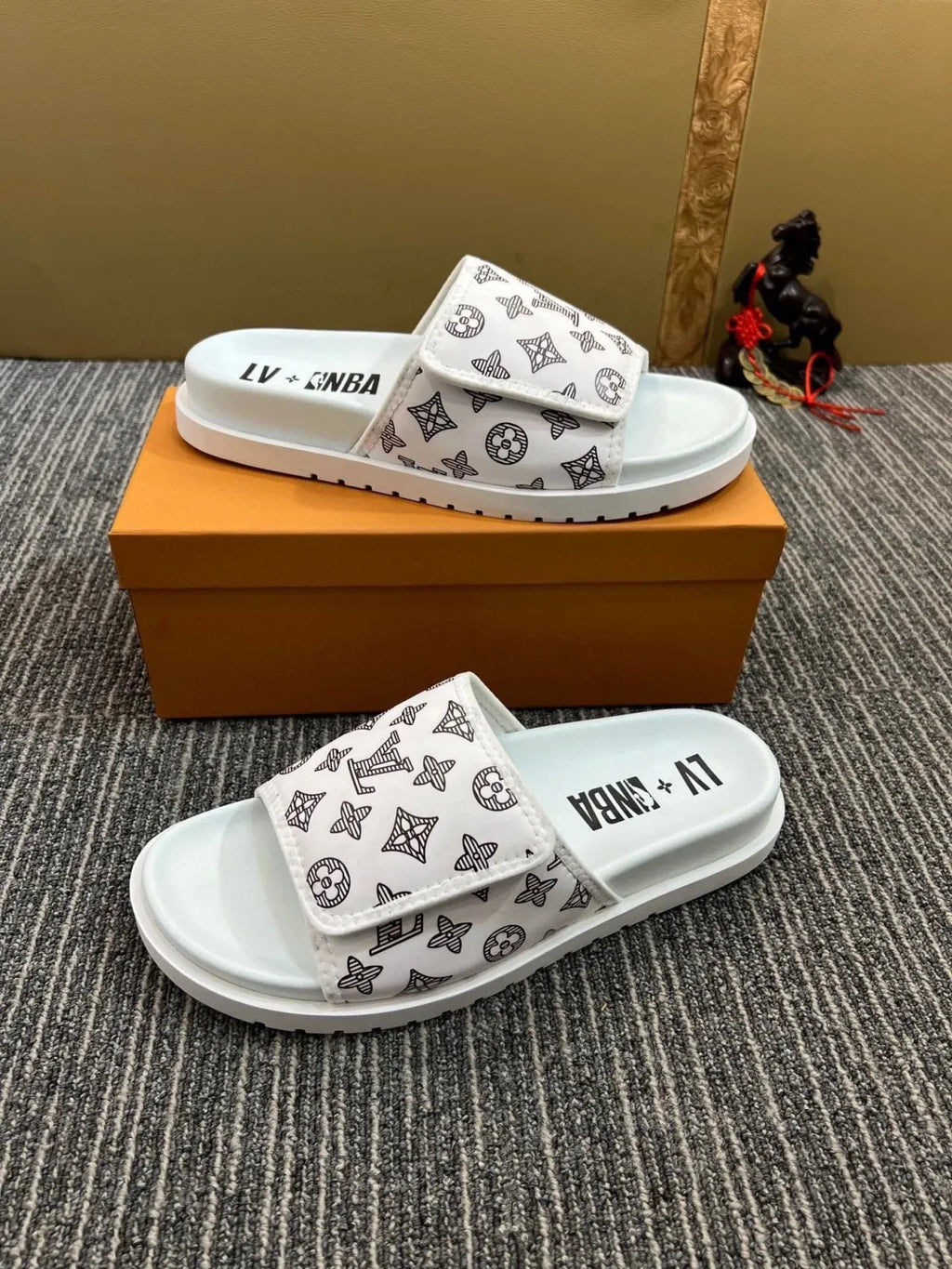 Z5YE47 Popular Slippers