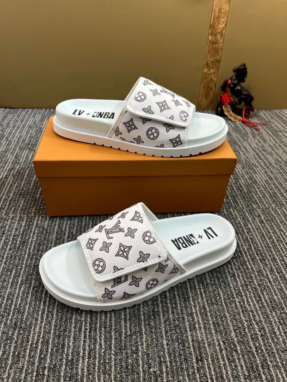Z5YE47 Popular Slippers