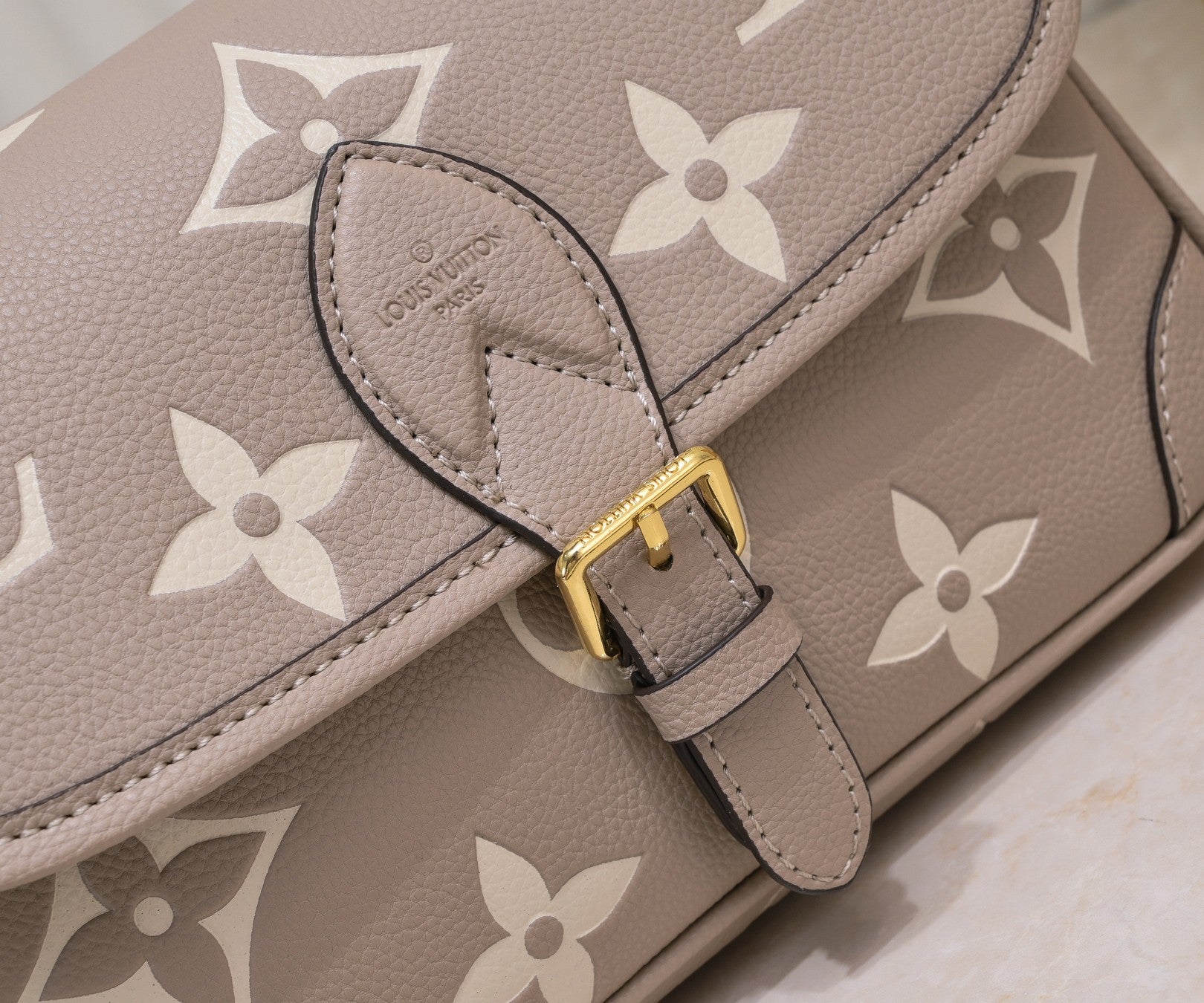 B1P36E40 Popular leather bag