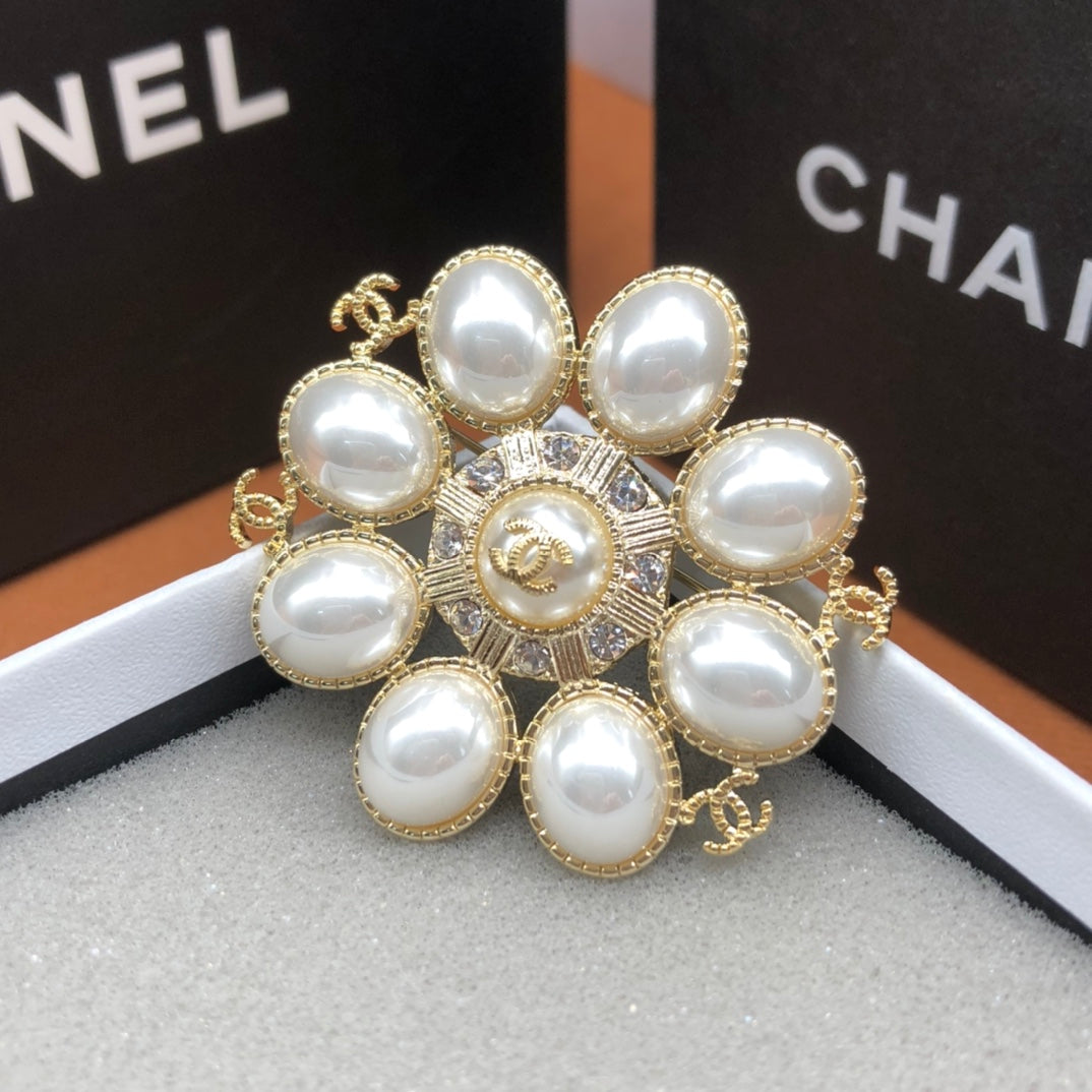 X14C852  Popular Brooch