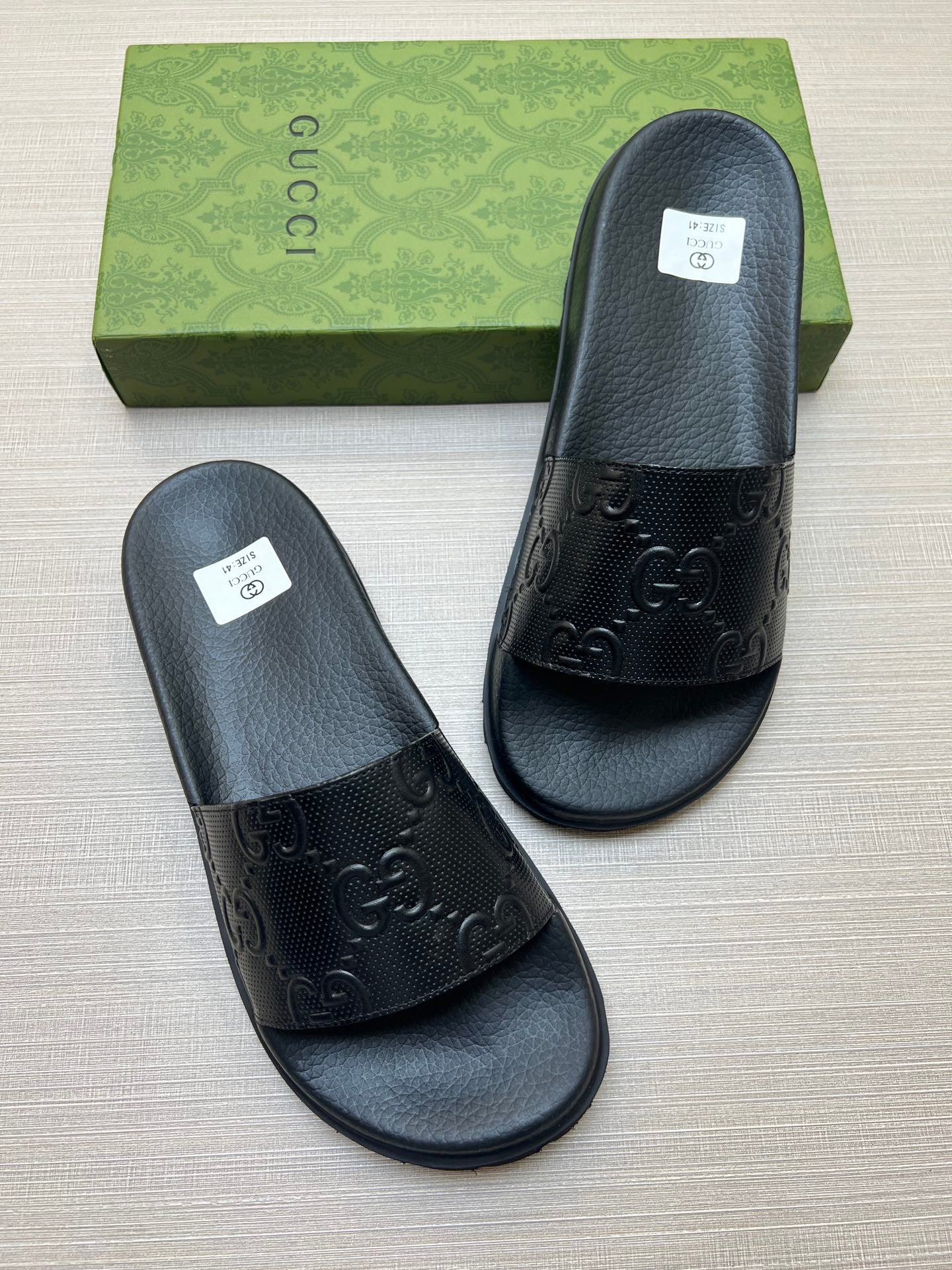 Z5X76B2  Popular slippers