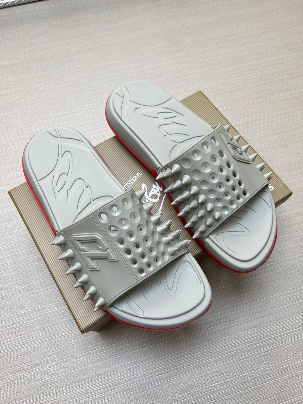 Z5ZA18 Popular slippers