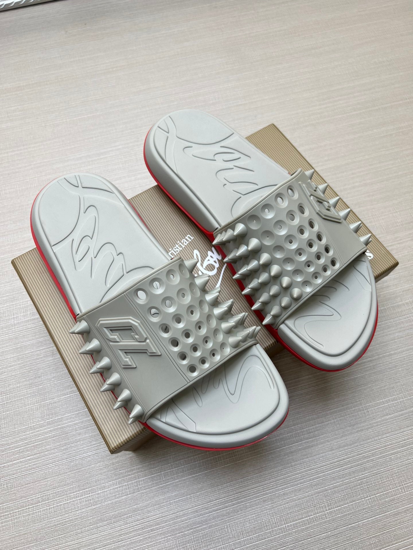 Z5ZA18 Popular slippers