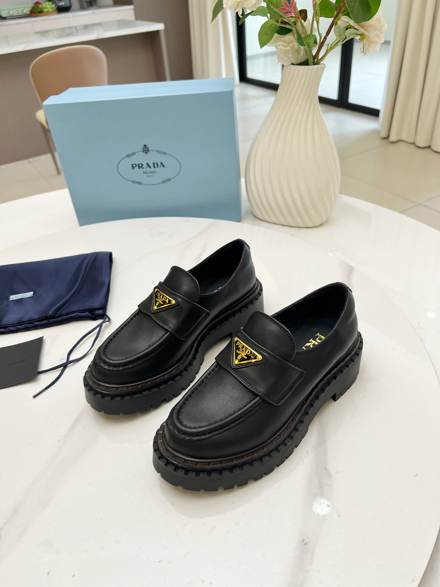 Z2Q105P409 Popular high-quality Shoes