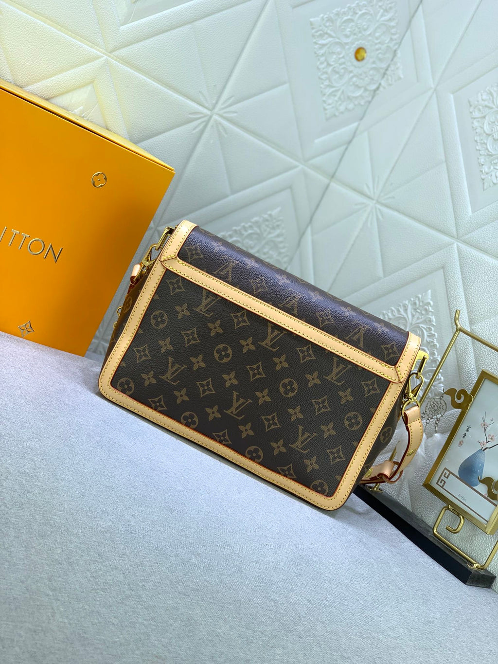 B12X44E344 Popular  leather bag 