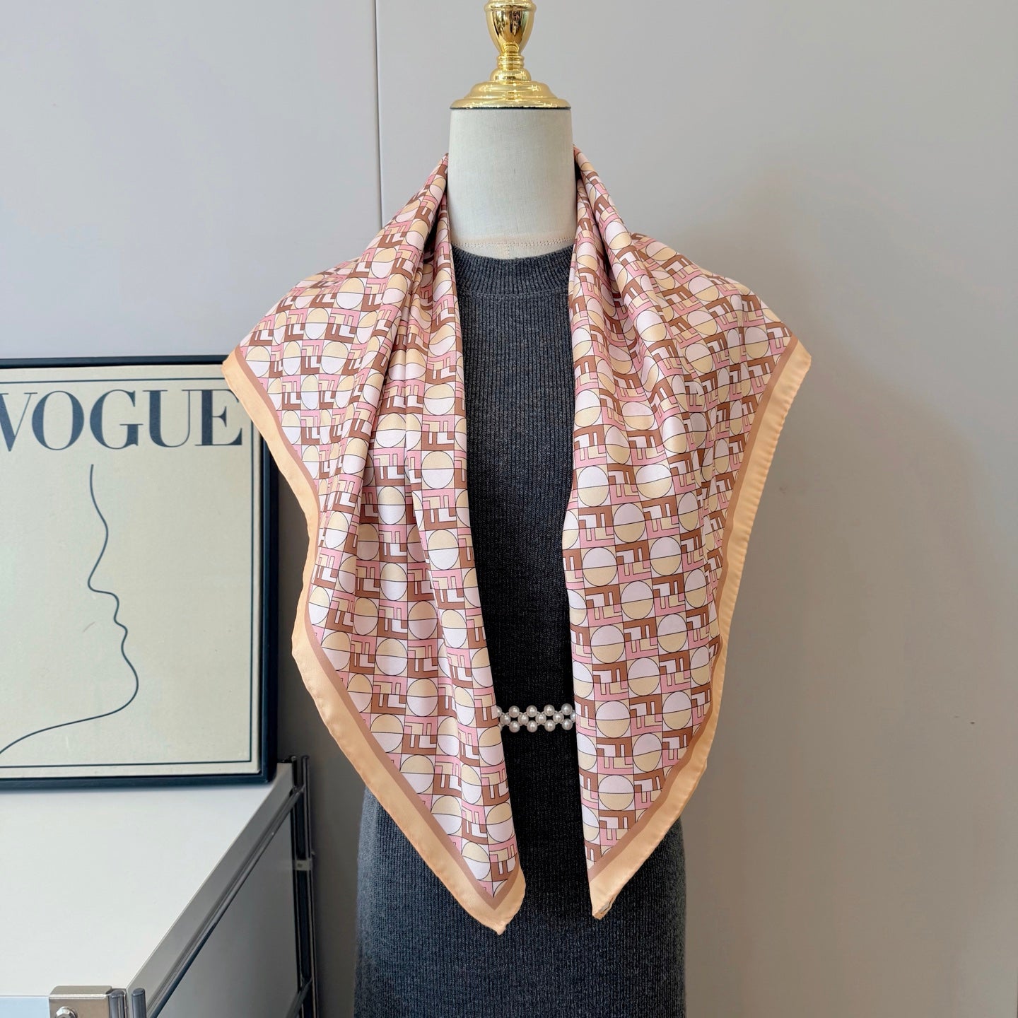 W1N36F10 Popular Silk Scarve