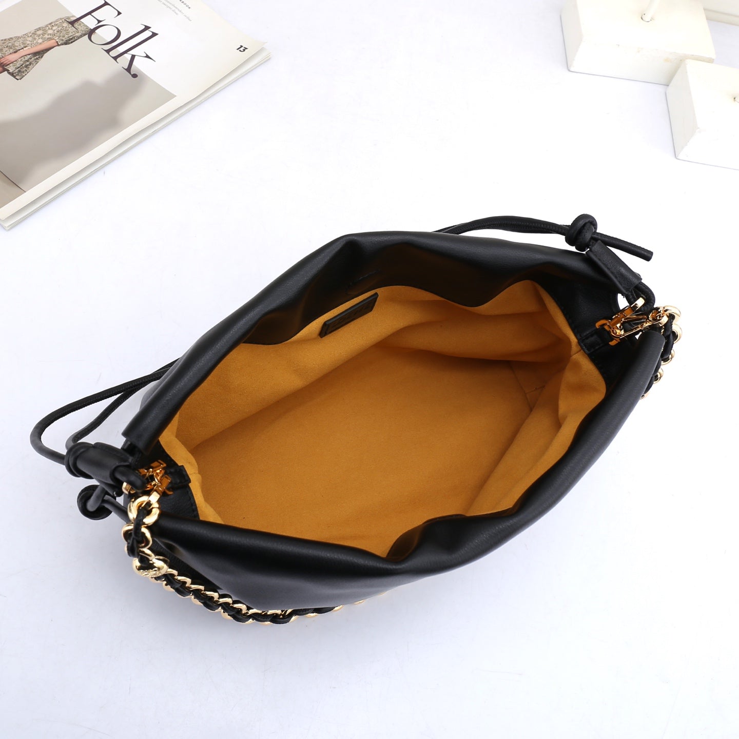 B1R66A8 Popular leather bag