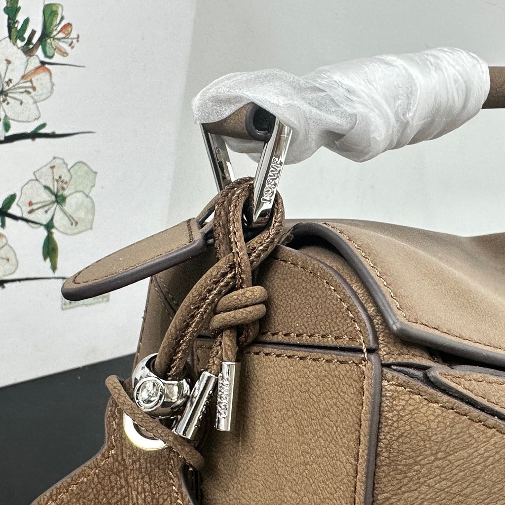 B1R46A10 Popular leather bag