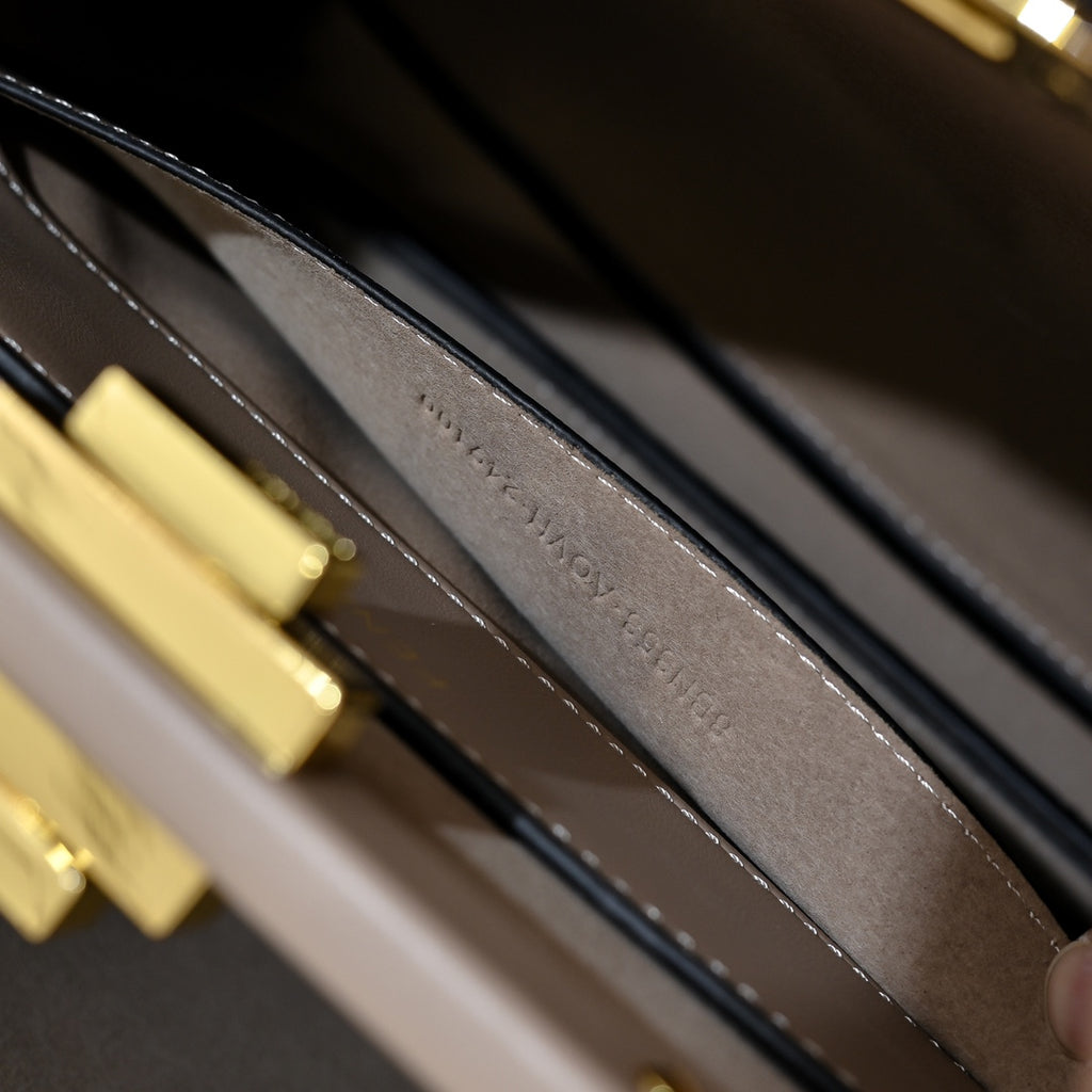 B1P36F98 Popular leather bag