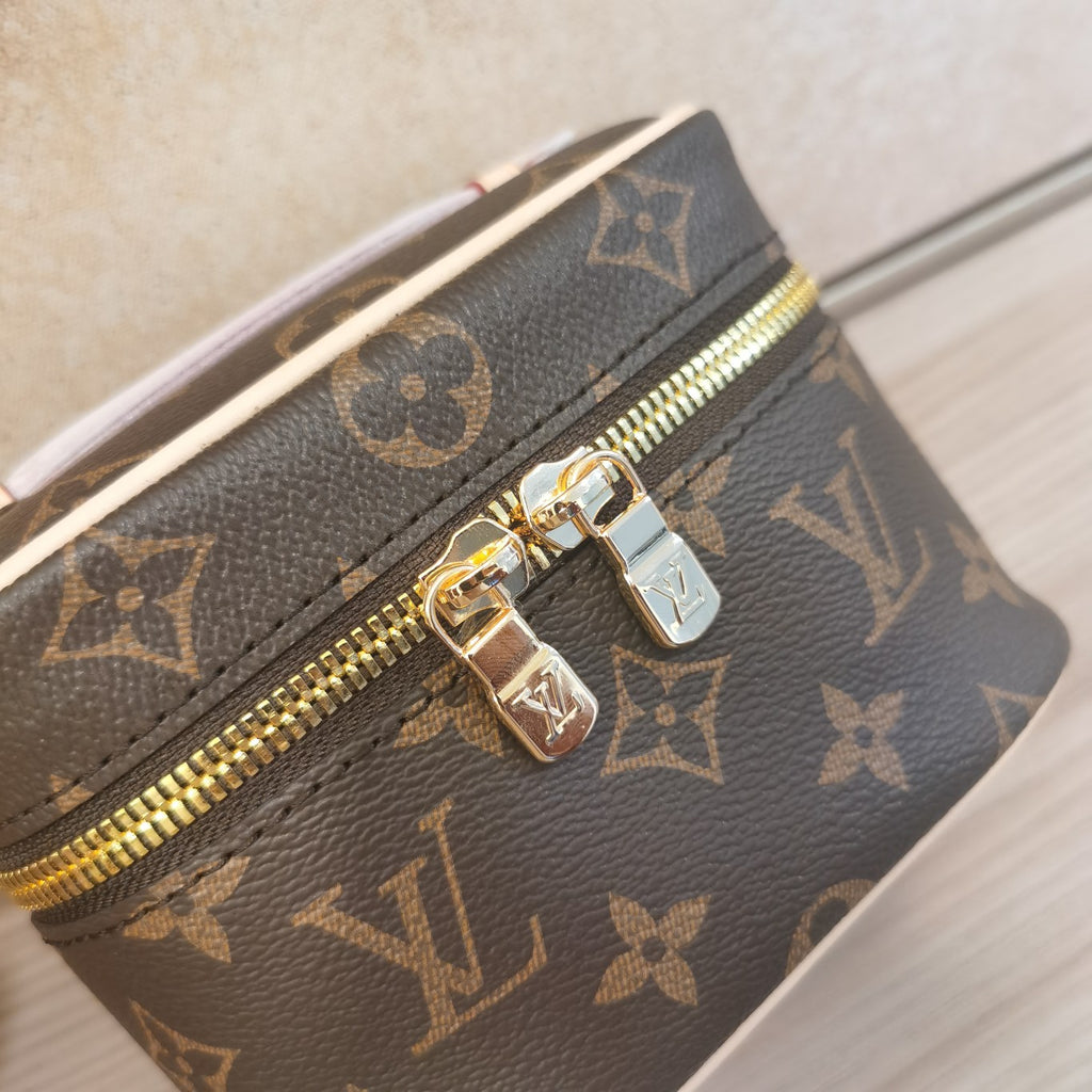 B1X34E273 Popular  leather bag 