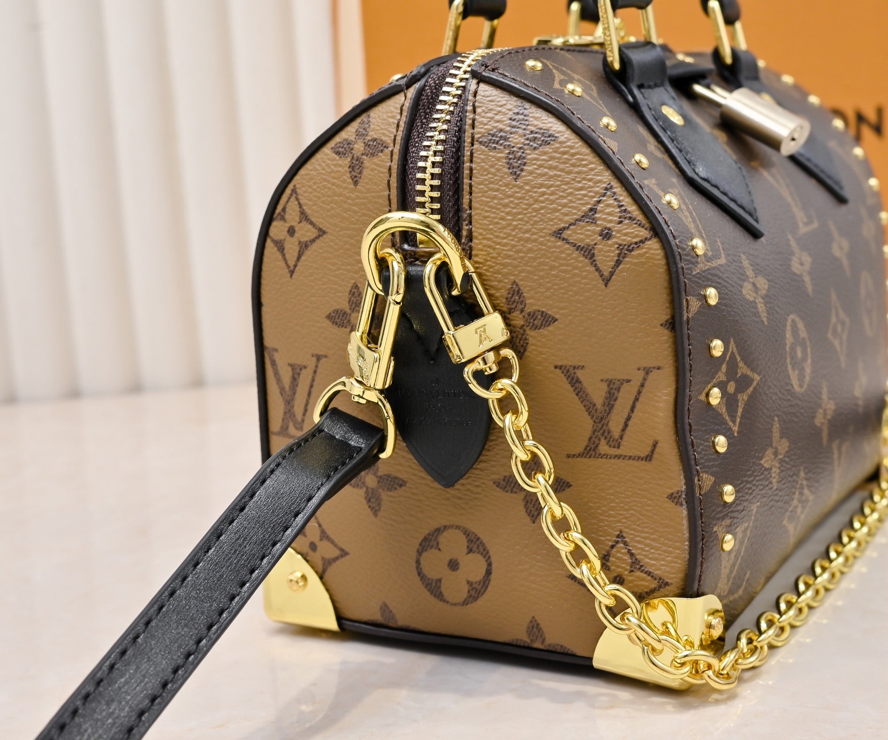 B1N36E5 Popular leather bag