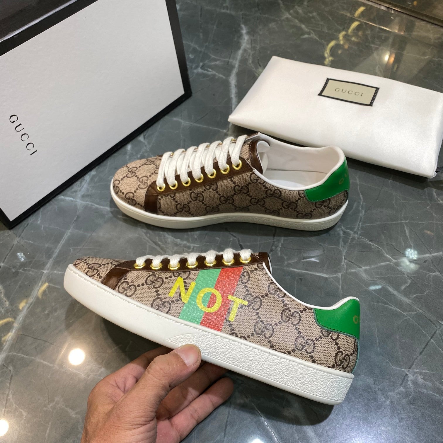 Z2Q105B195 Popular high-quality Shoes