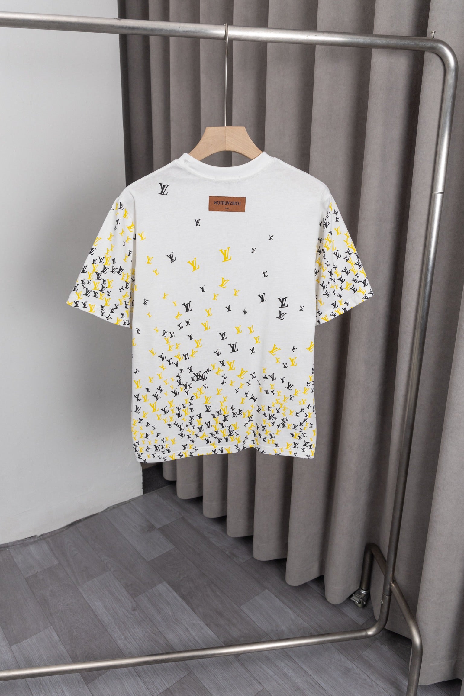 U1W25E1  Popular T-shirts
