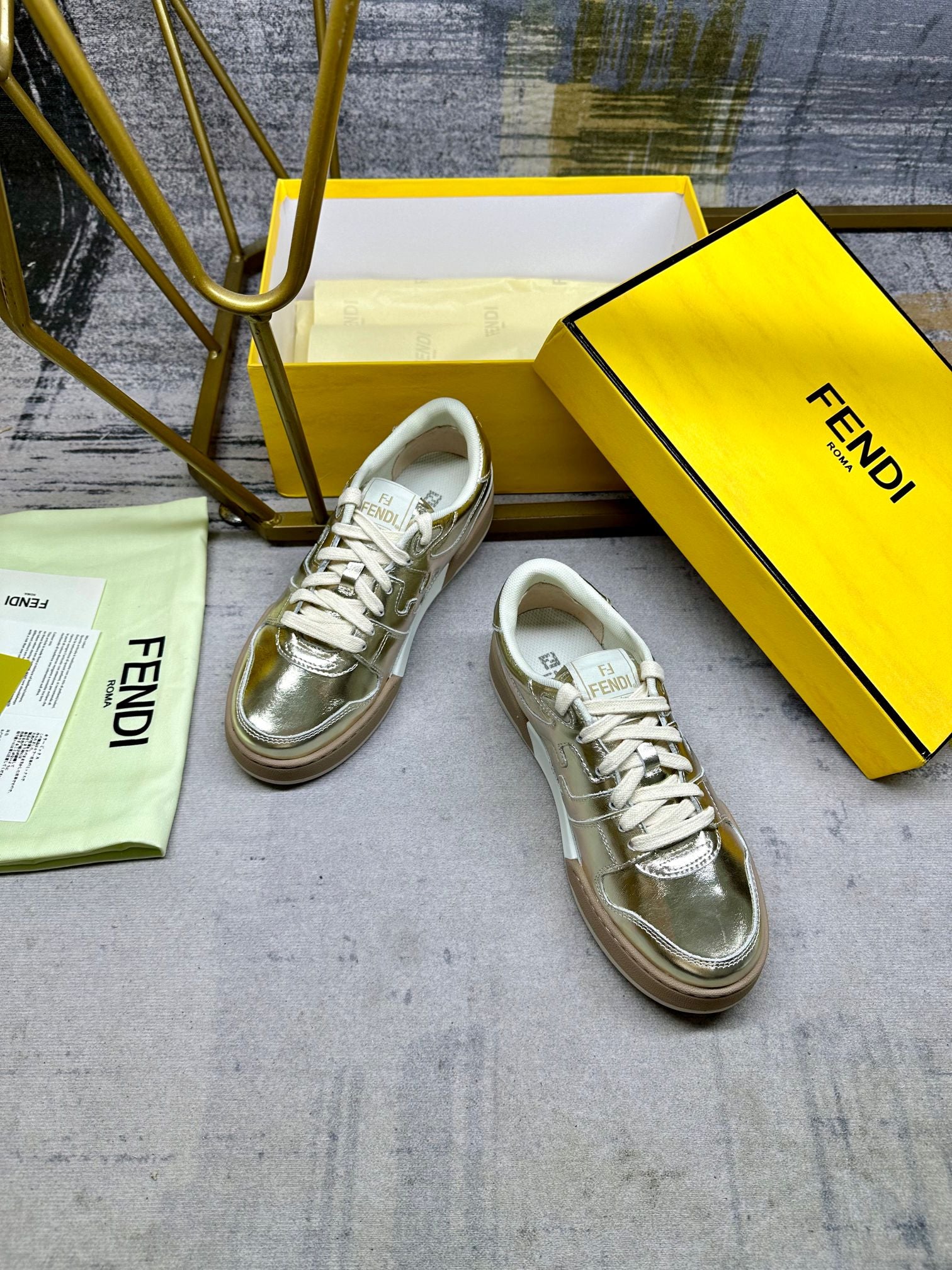 Z2N95F13  Popular high quality shoes