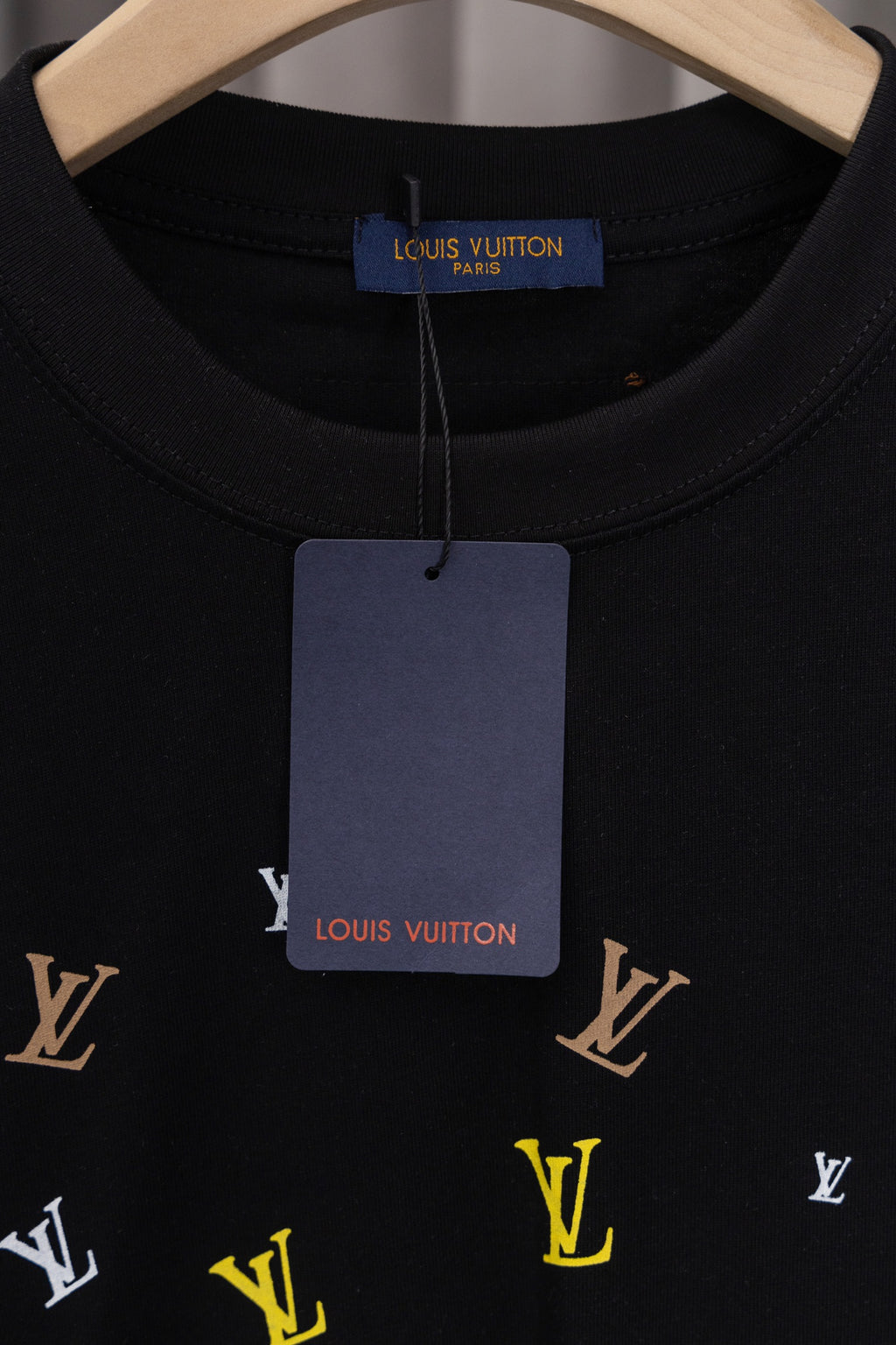 U1W25E1  Popular T-shirts