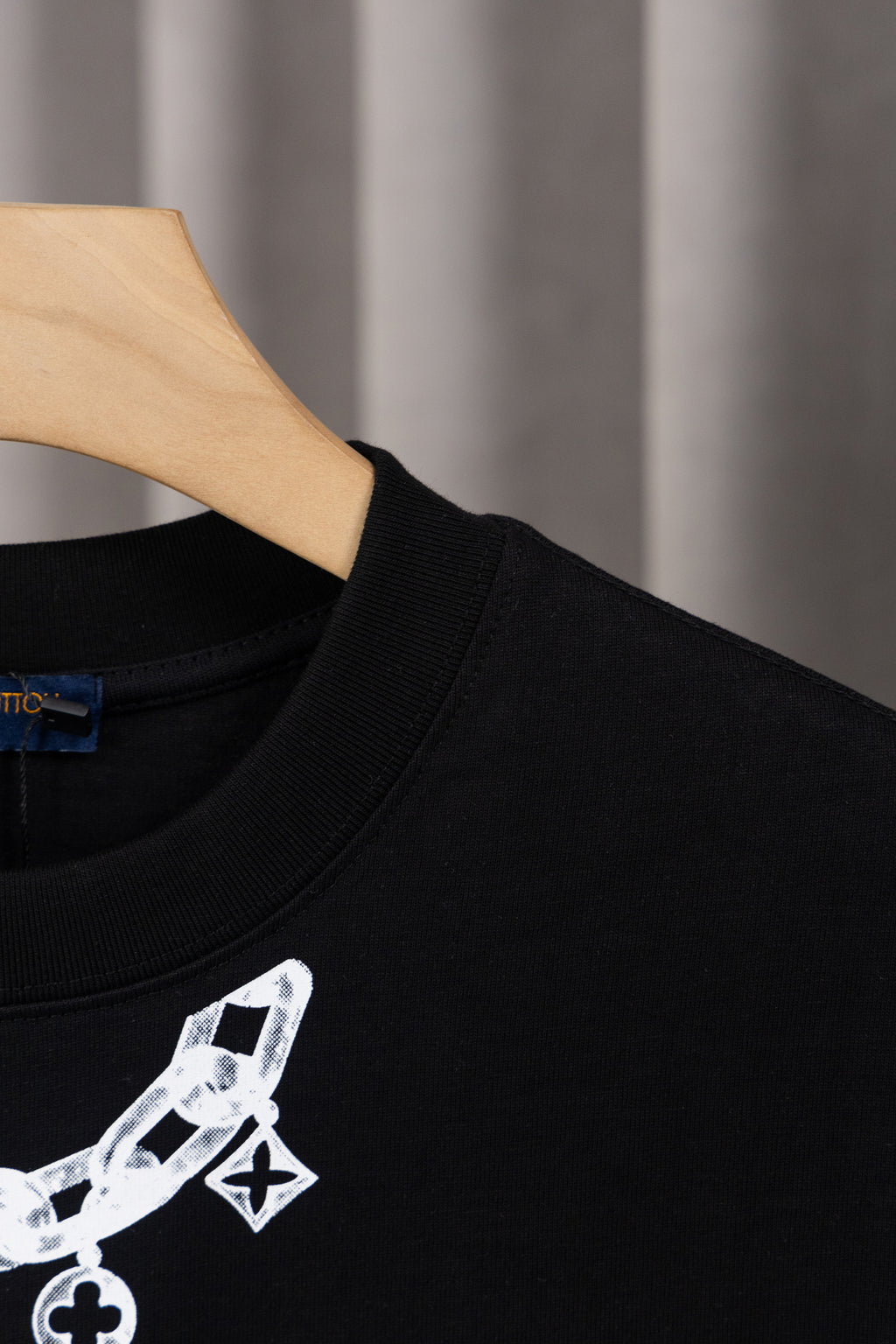 U1P36E137 Popular T-shirts