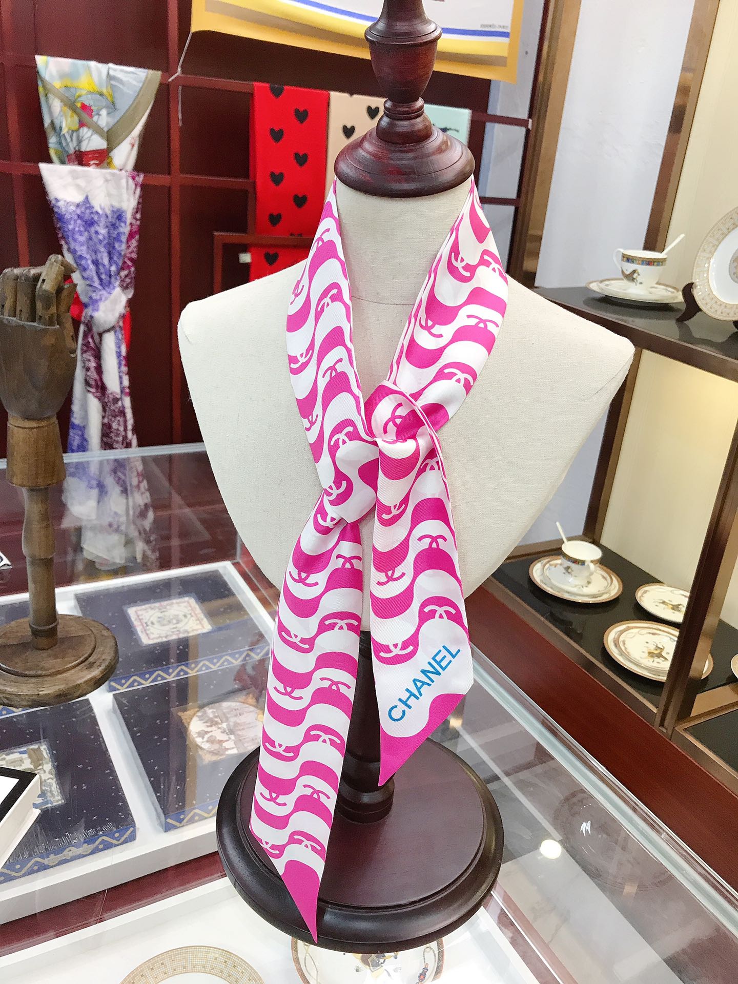 W1N46C9 Popular Silk Scarve