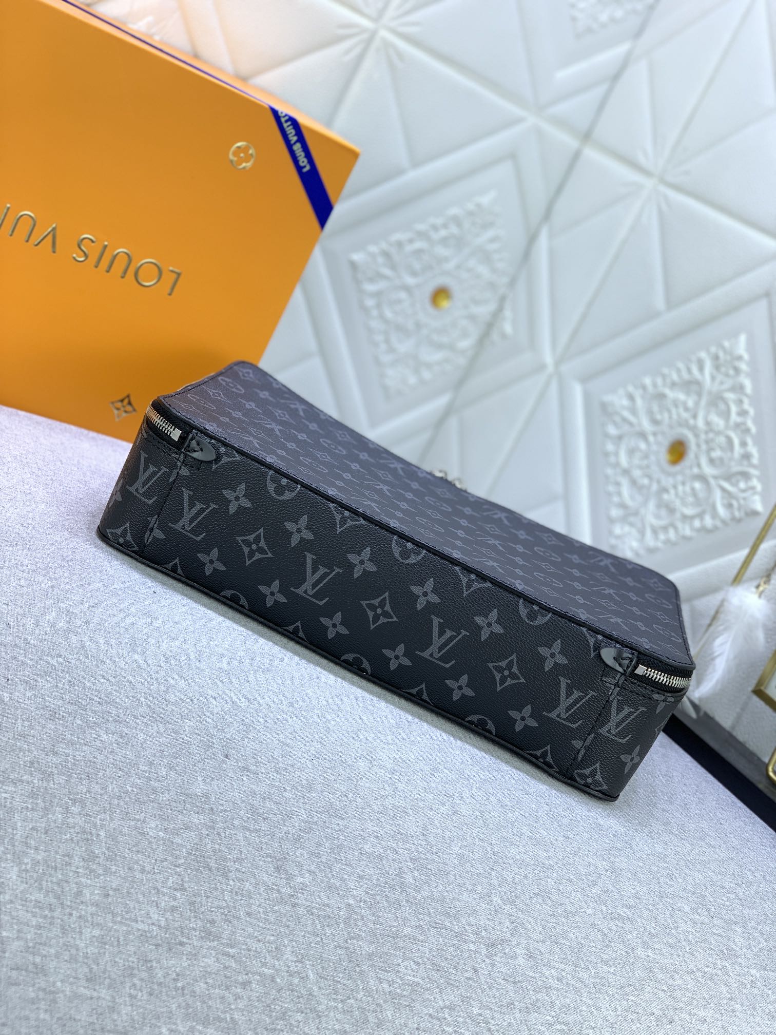 B1X34E272 Popular  leather bag 