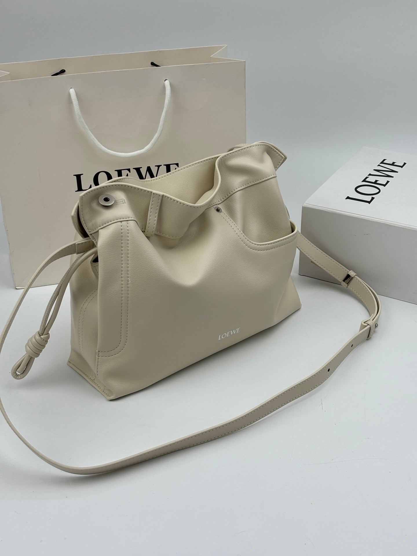 B1P36A47 Popular leather bag