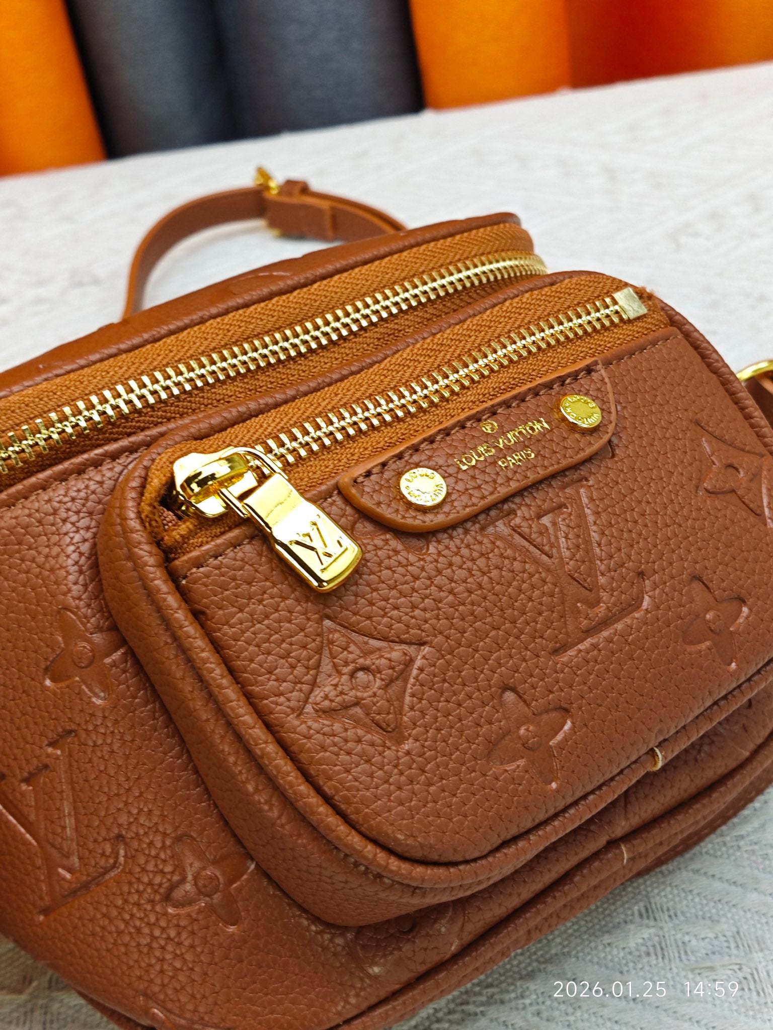 B1P46E75 Popular leather bag