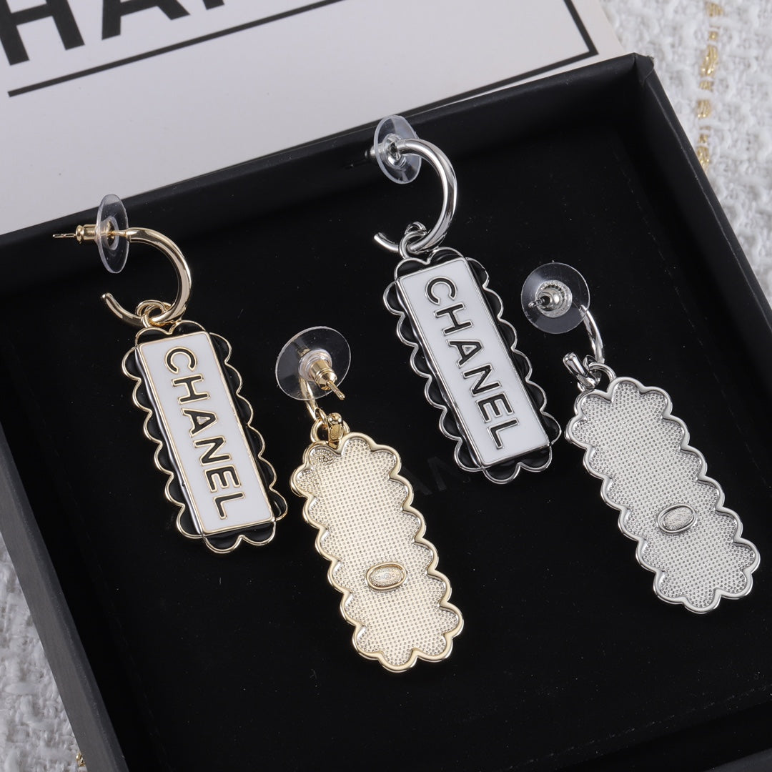 X1Z94C1091E Popular  Earrings