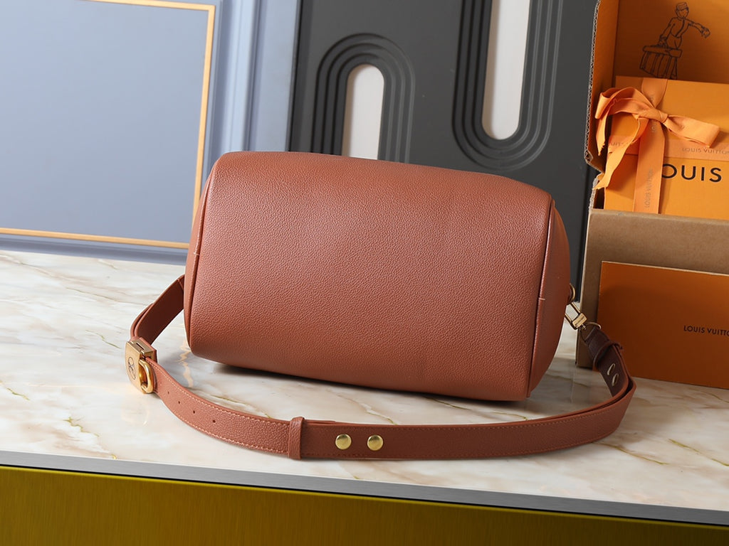B1P46E40 Popular leather bag