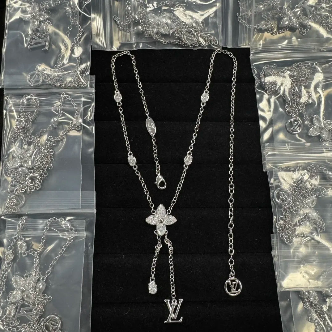 X1Q85E334X Popular Necklaces