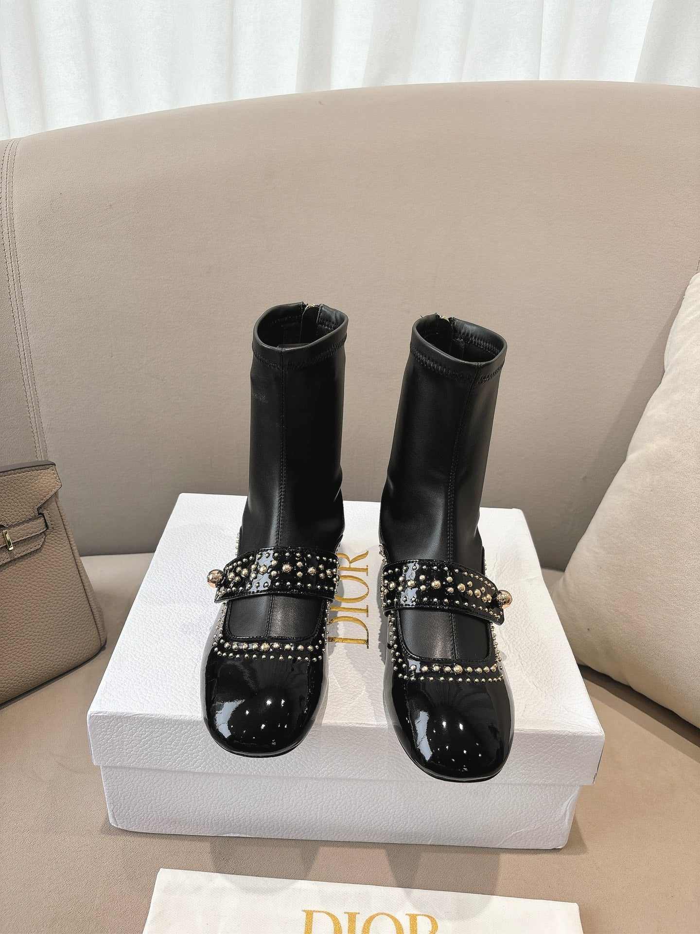 Z2Q95D155  Popular high-quality leather Boots
