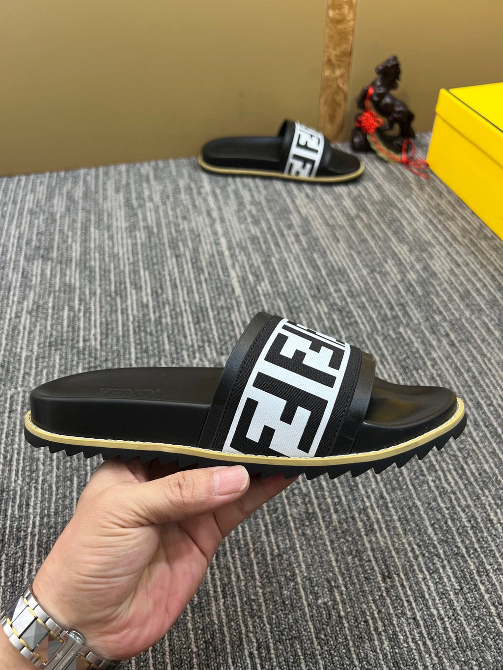 Z5XF103 Popular Slippers