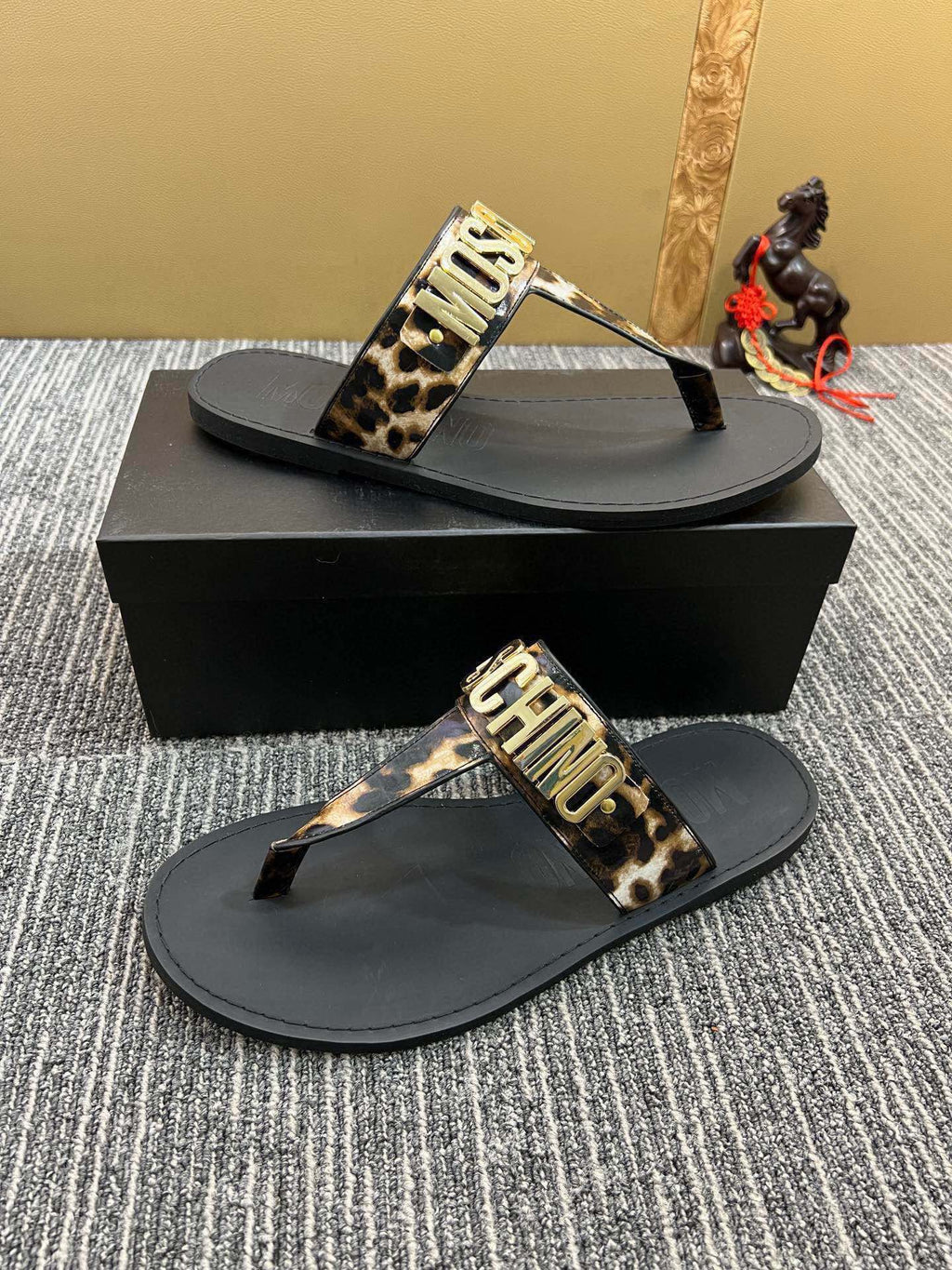 Z5ZA118 Popular slippers