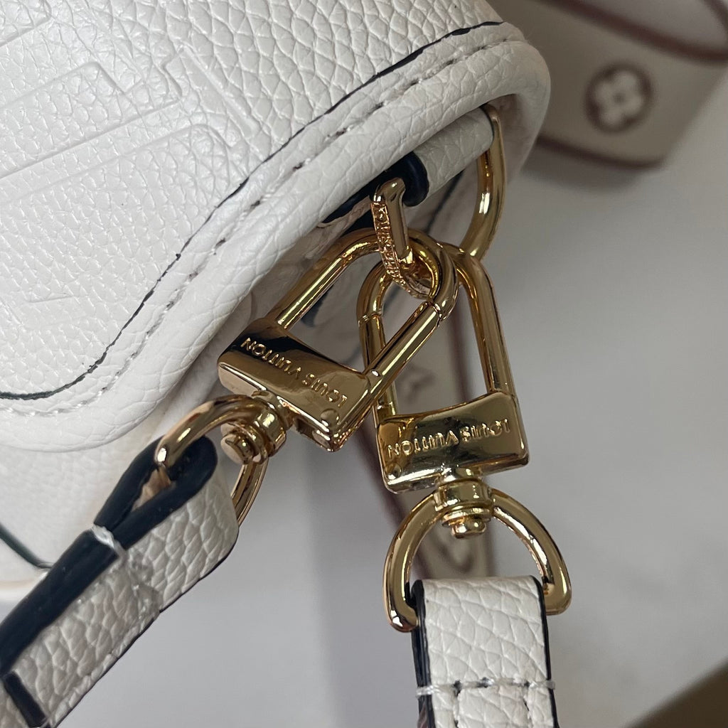 B1P36E38 Popular leather bag