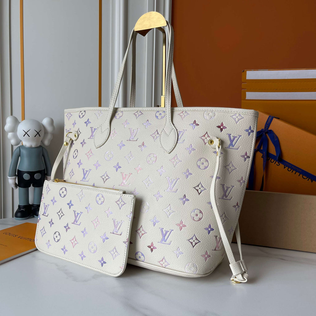 B1P46E93 Popular leather bag