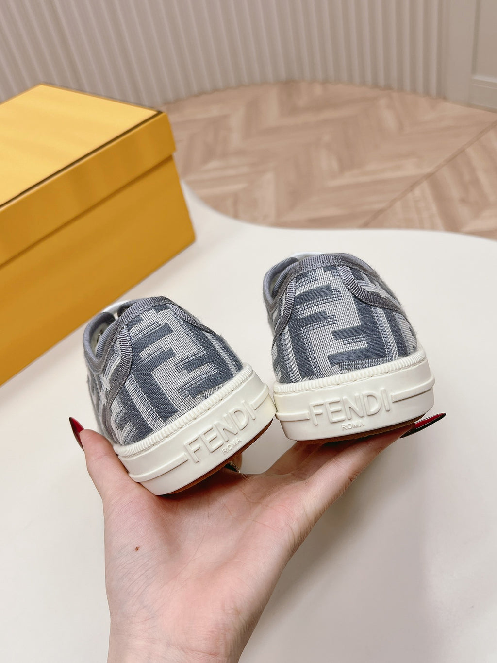 Z2Q105F423 Popular high-quality Shoes