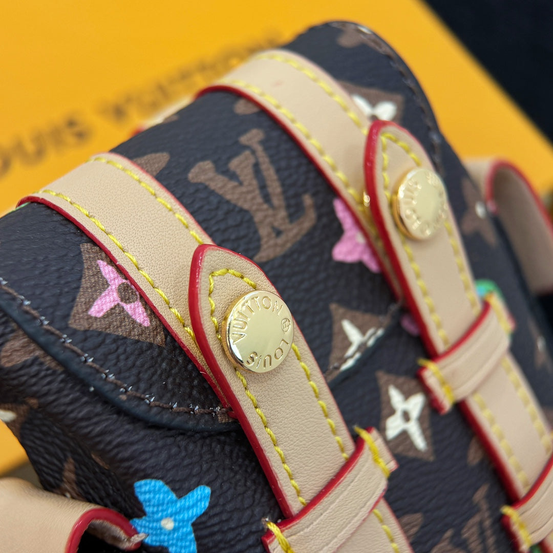 A1Z105E6 Popular bag 's charms accessories