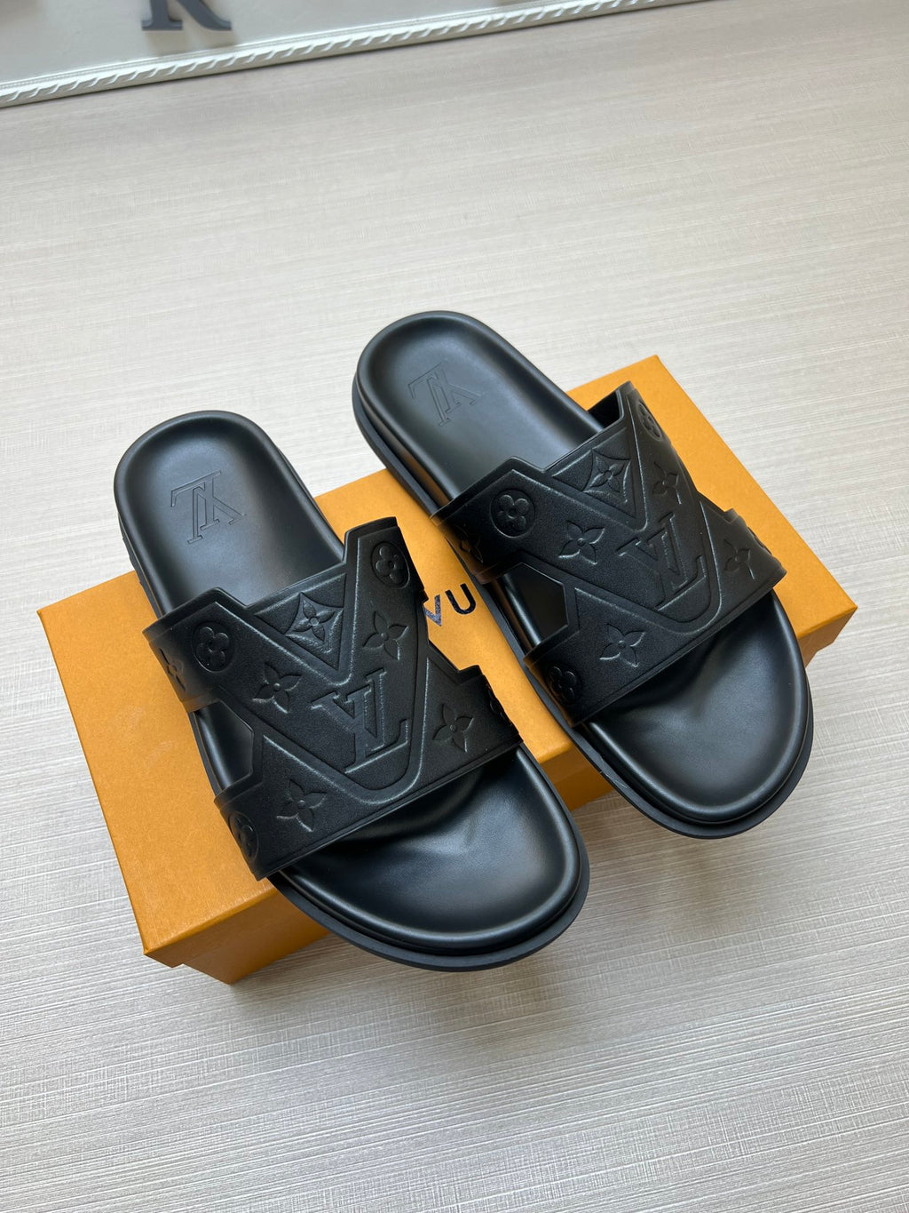 Z5ZE66 Popular slippers