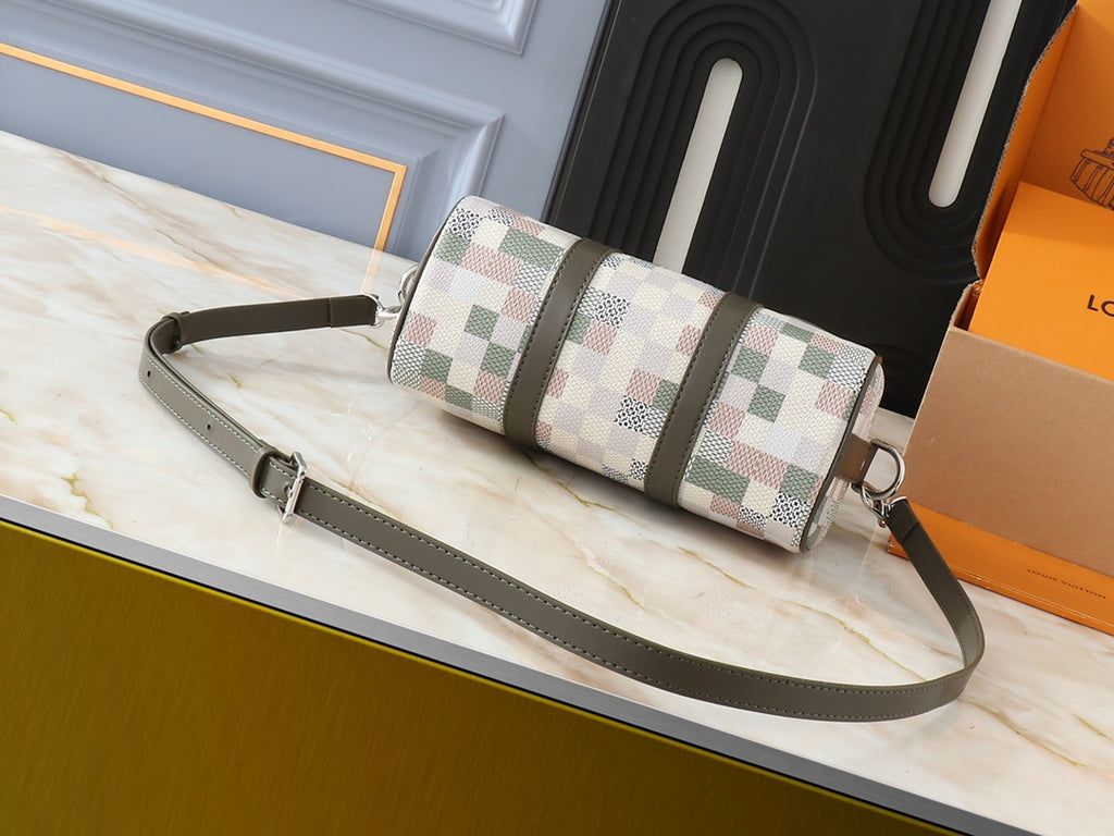 B1P46E35 Popular leather bag