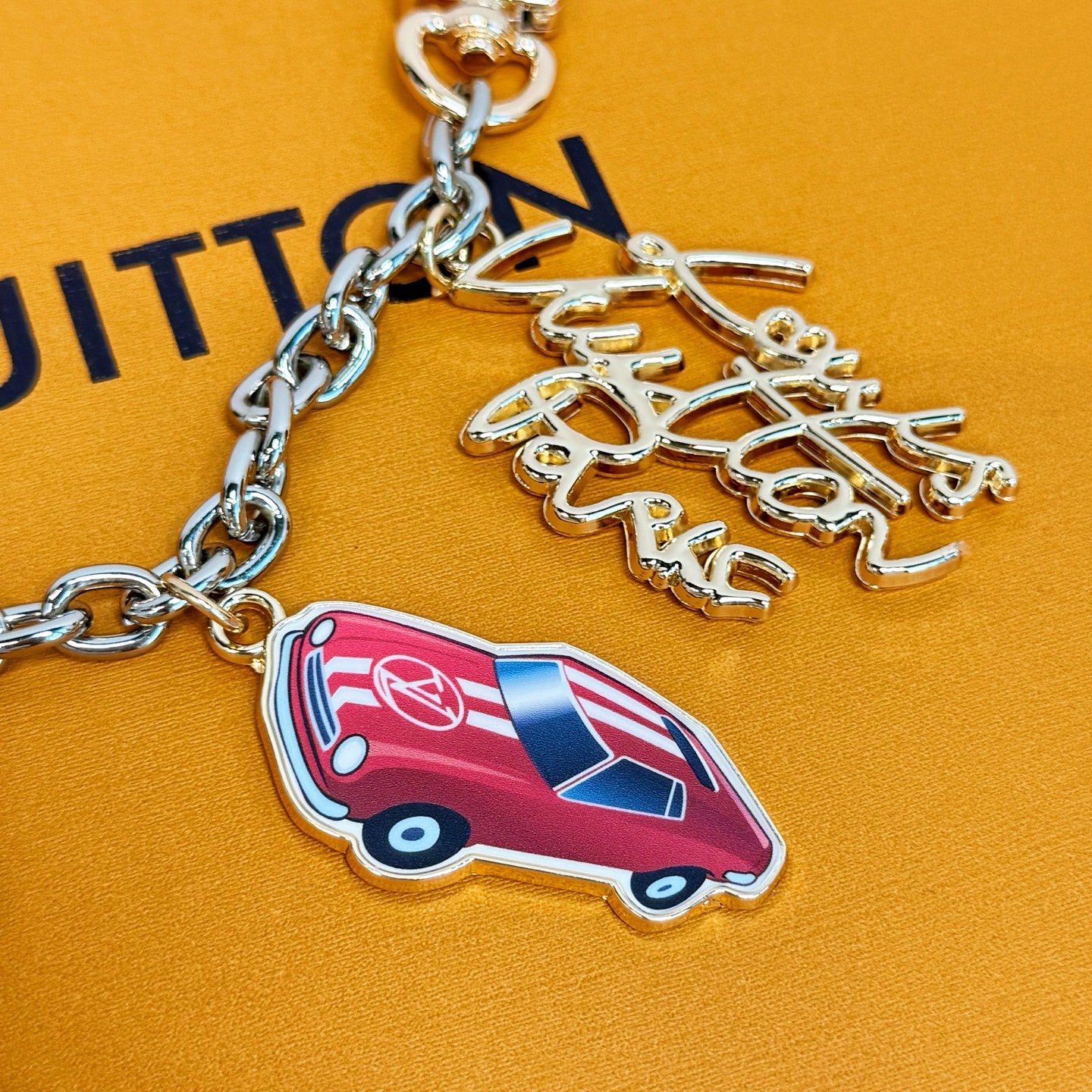 A1Q105E34 Popular bag 's charms accessories
