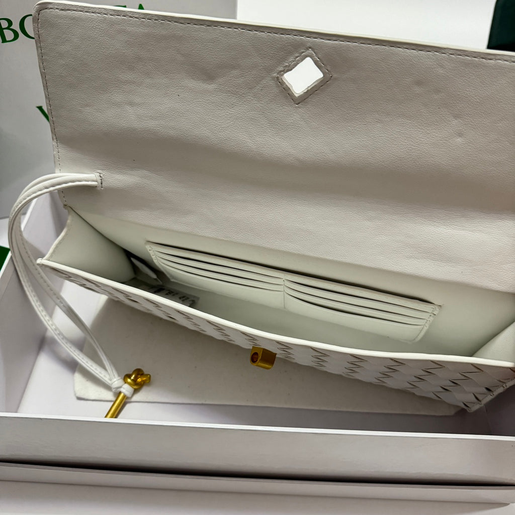 B1X44A380 Popular  leather bag 