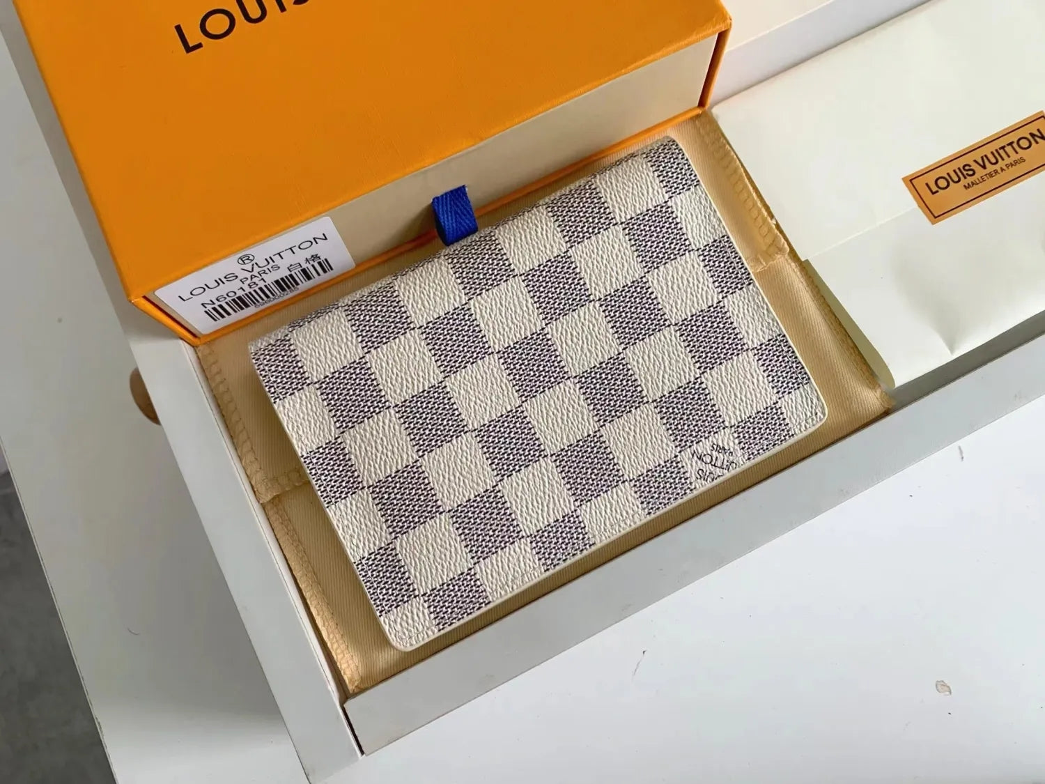 B1A42E300 Popular  leather wallets