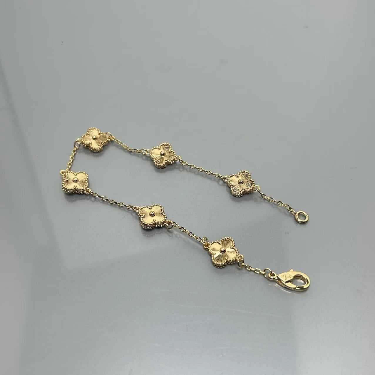 X5X94VA183K  Popular bracelets 6 flowers mini size 0.9cm flower