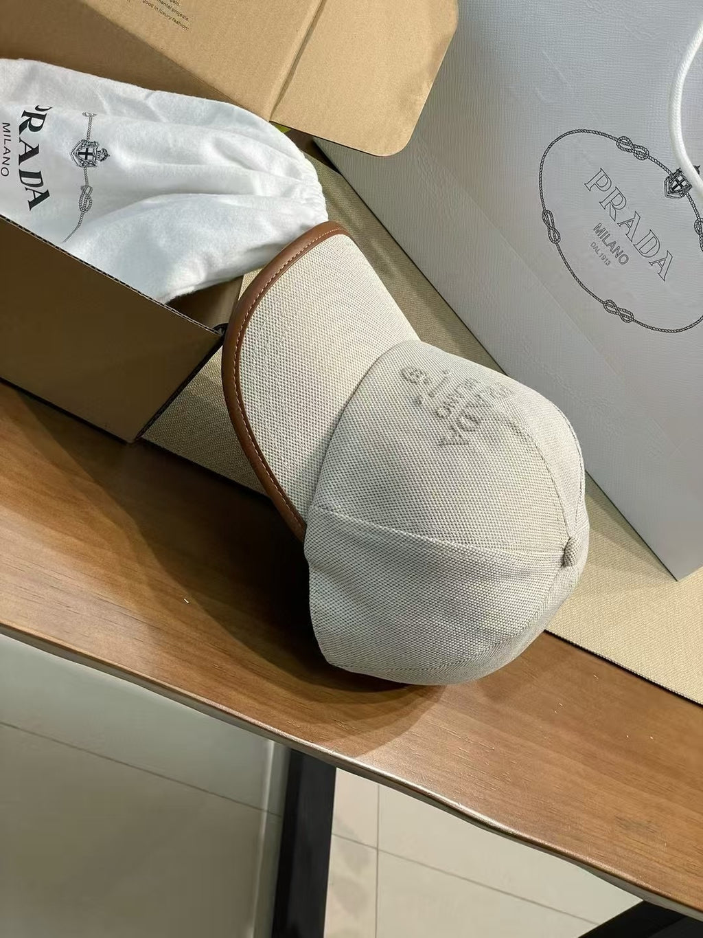 M1Q85P101 Popular hats