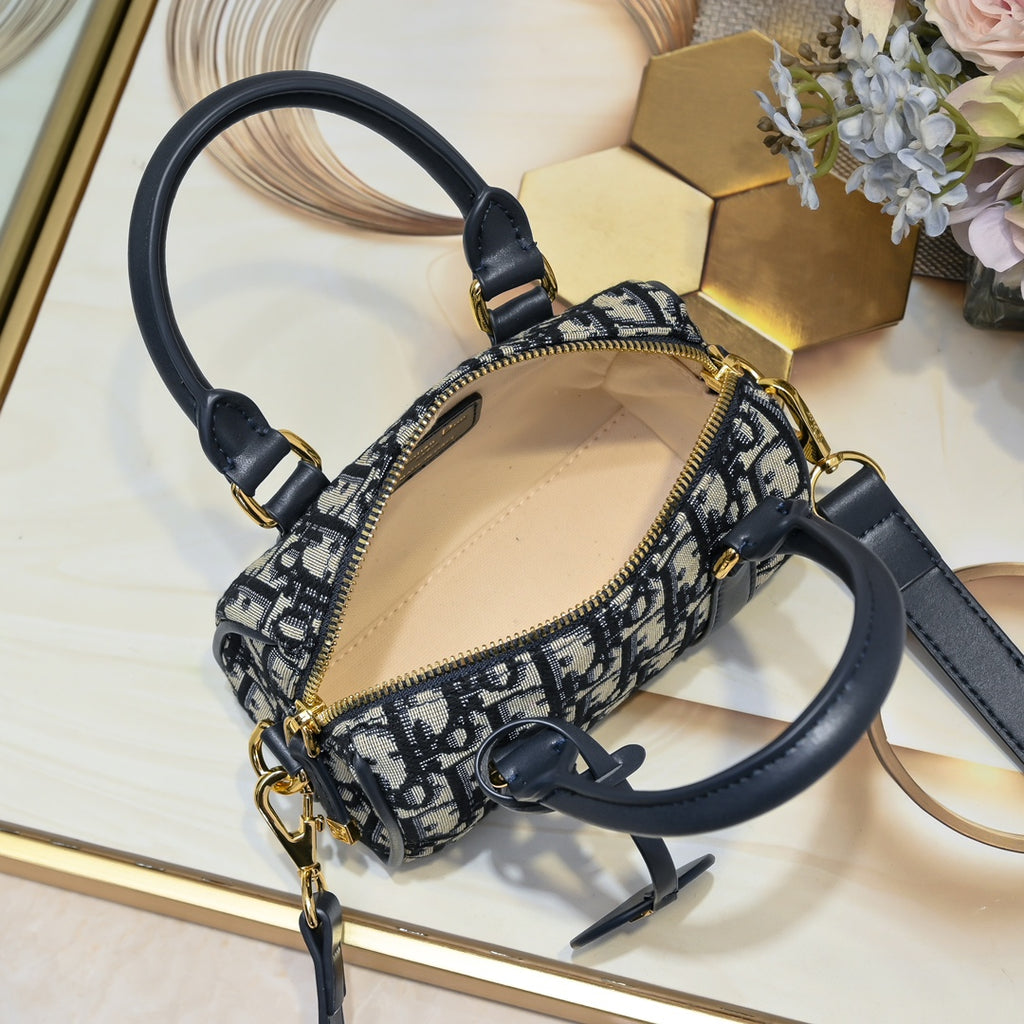 B1W15D32 Popular  leather bag