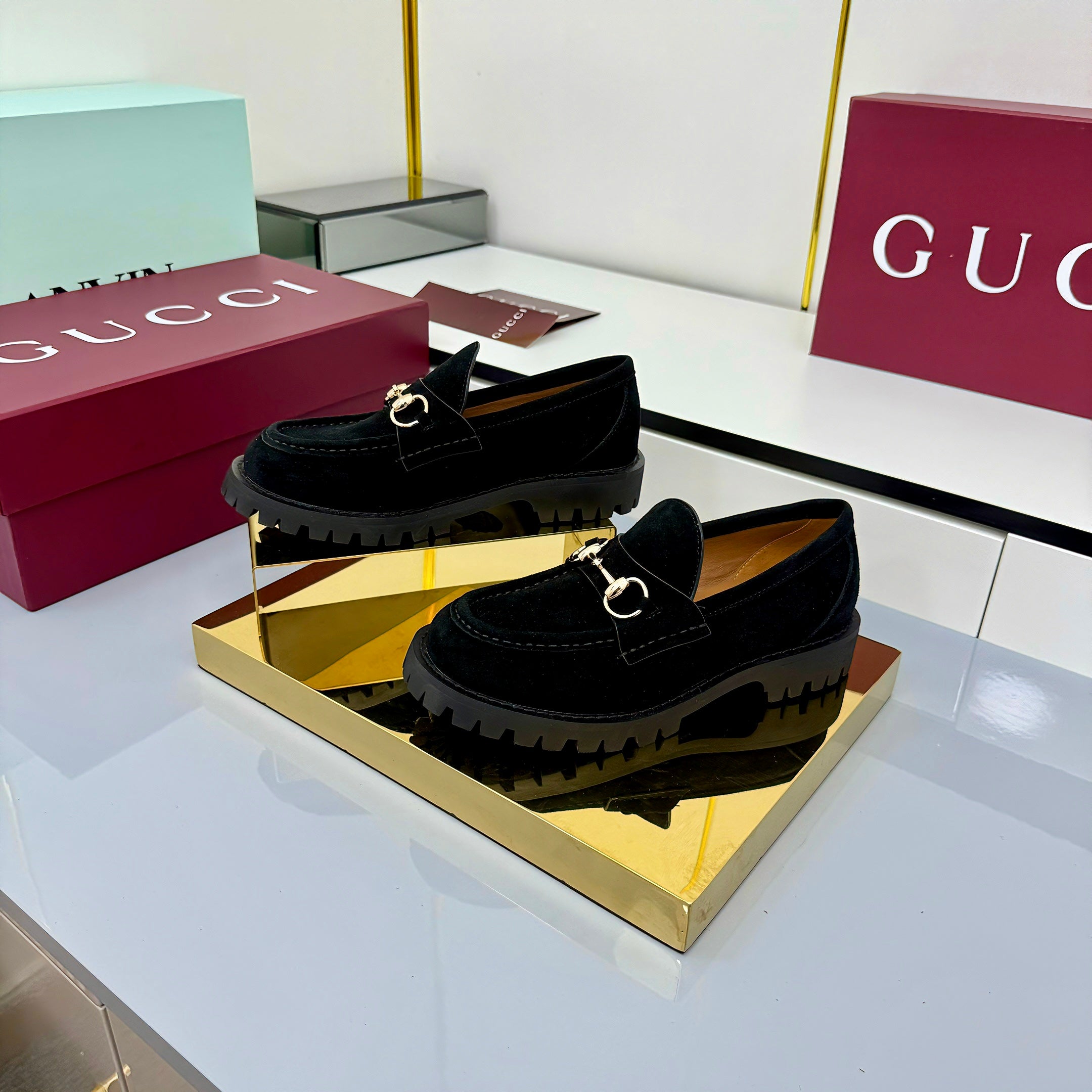Z2Q105B304 Popular high-quality Shoes