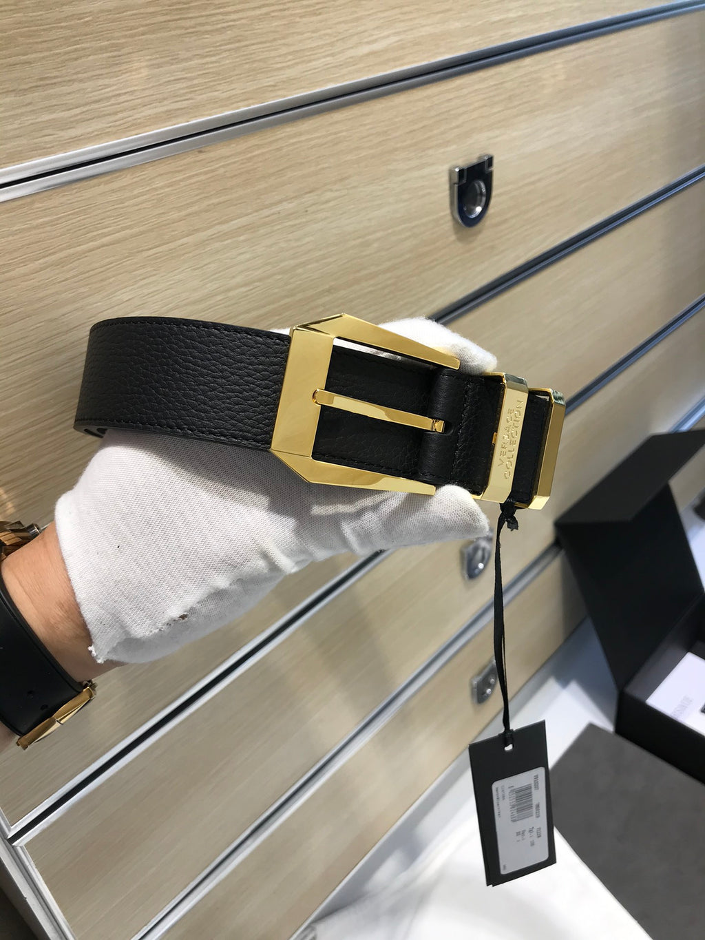 P1Q64V84 Popular  High quality belt With full package