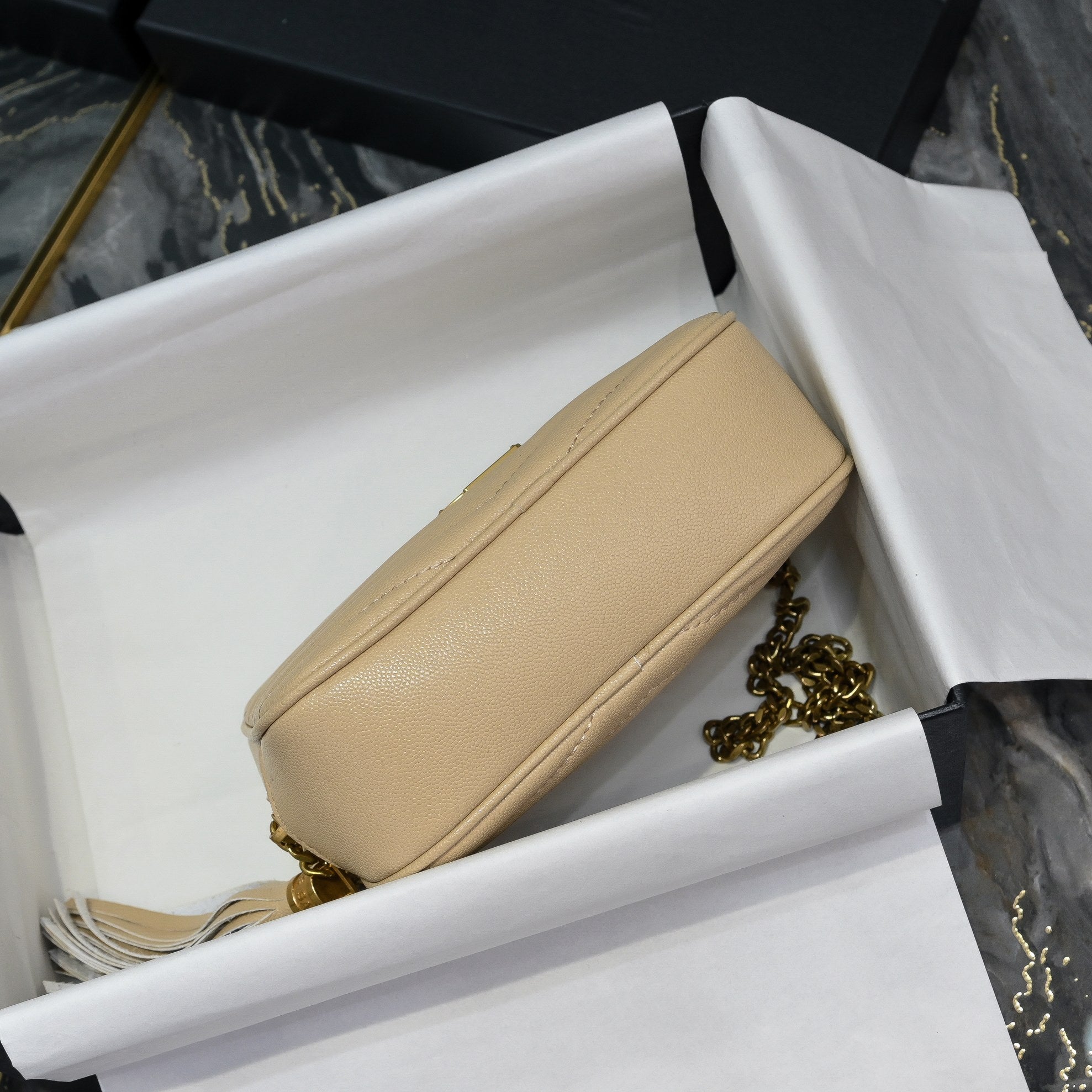 B1R46SL5  Popular leather bags