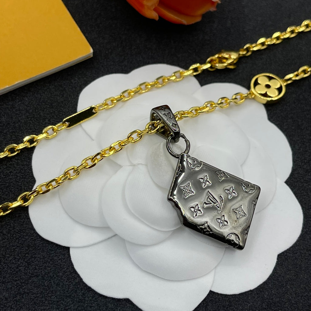 X1Q85E129X Popular Necklace