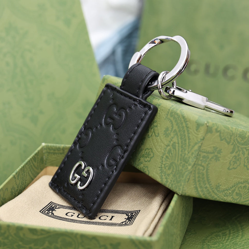 A1Z105B102 Popular bag 's charms accessories