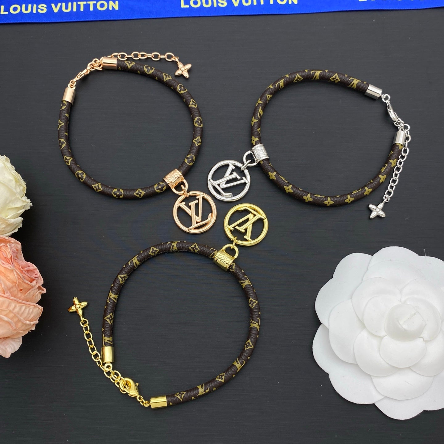 X1N36E83X Popular  Bracelets